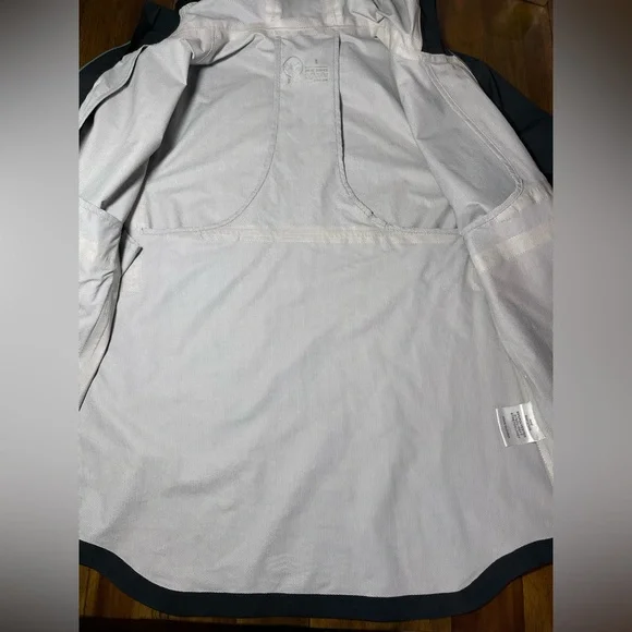 Janji black lightweight hooded jacket - Picture 3 of 11